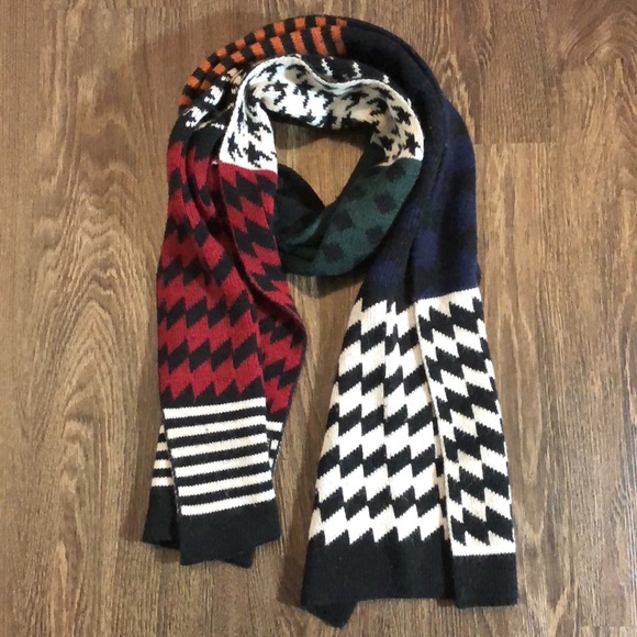 Long ZARA Scarf - Picture 6 of 7